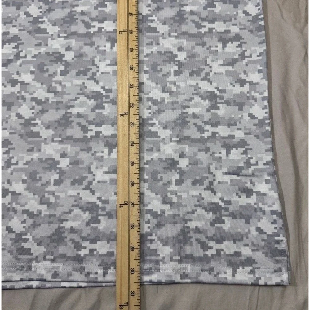 Pins & Aces Golf Polo Mens XL Grey Digital Camo Performance Stretch Short Sleeve - Picture 8 of 8